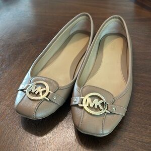 Michale kors flats
